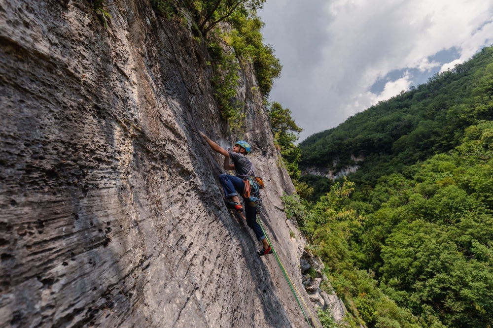 Arrampicare a Pruno - Pania Forata Hostel